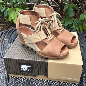 Sorel, Joanie Lace Wedge Sandals, in Curry / British Tan, Size 7